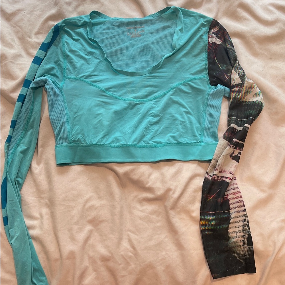 Reebok Women's CrossFit Aqua and Multicolor Long Sleeve Top